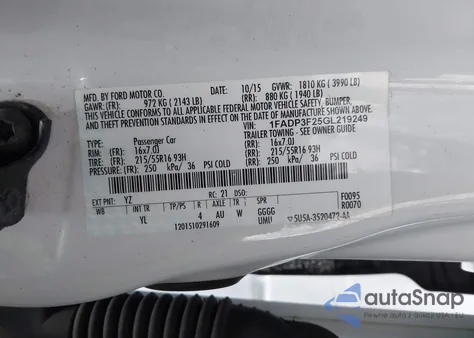 2016 Ford Focus Se z USA, uszkodzony, nr VIN 1FADP3F25GL219249